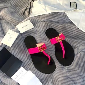 Authentic gucci thong sandals size 41